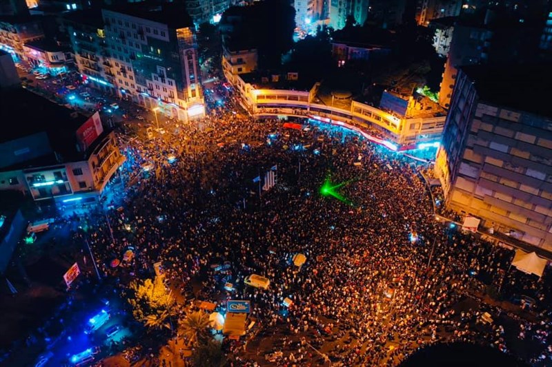 Omar Imady, Lebanese Photographer Makes it to CNN after documenting Lebanon Protests